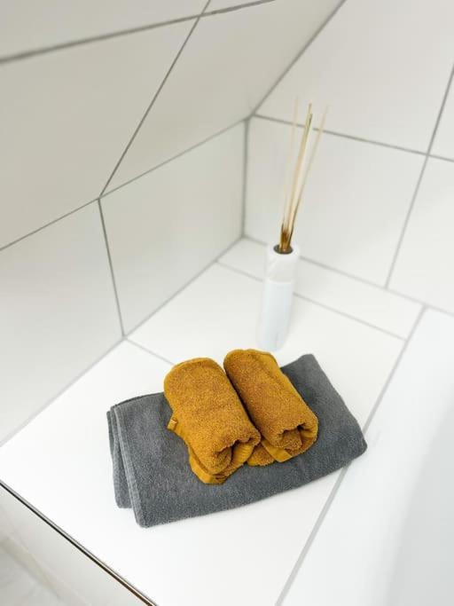 Modernes Apartment Mit Balkon Free Parking Netflix Celle Luaran gambar