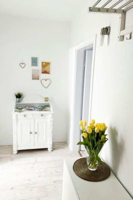 Modernes Apartment Mit Balkon Free Parking Netflix Celle Luaran gambar