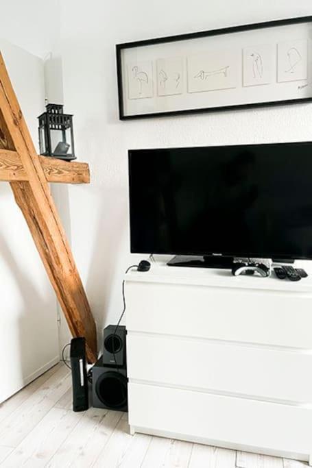 Modernes Apartment Mit Balkon Free Parking Netflix Celle Luaran gambar