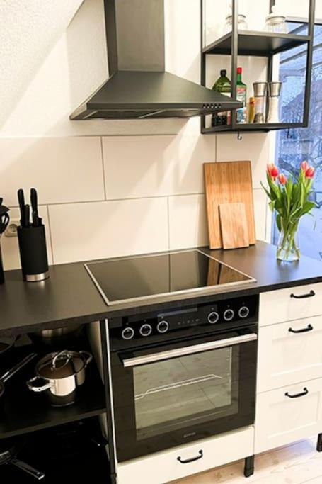 Modernes Apartment Mit Balkon Free Parking Netflix Celle Luaran gambar