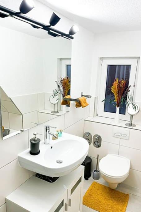 Modernes Apartment Mit Balkon Free Parking Netflix Celle Luaran gambar